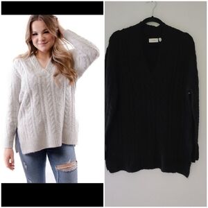 NWOT CLOTH BY RD v-neck Black sweater